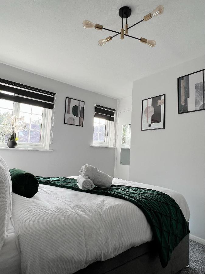 Stunning Apartment In Beckton With Private Entrance Лондон Экстерьер фото