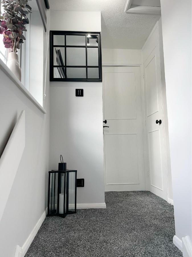 Stunning Apartment In Beckton With Private Entrance Лондон Экстерьер фото